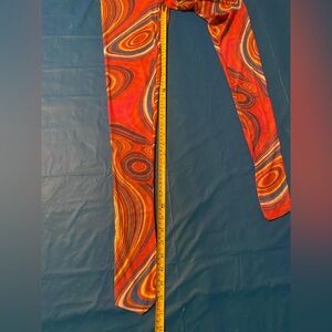 Vibrant Swirl Pattern leggings